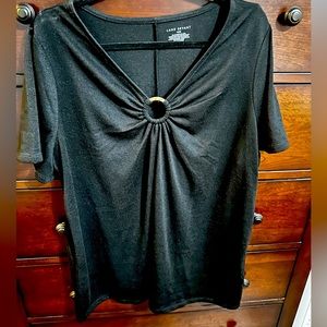 New Lane Bryant black tee shirt top size 18 20. V neck with gathered hoop.